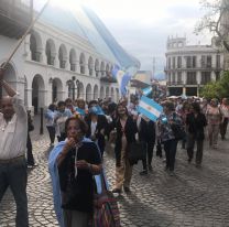 [HAY VIDEO] Salteños marcharon para despedir a Macri: "Más juntos que nunca"