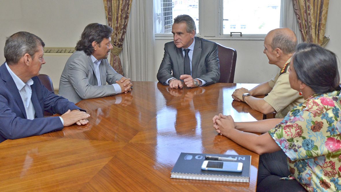 Saénz acordó con ministros de Fernández soluciones inmediatas para la emergencia sanitaria