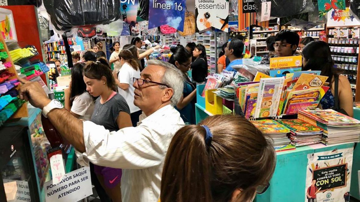 En Salta, las librerías repletas y se acabaron los delantales: algunos abren hoy