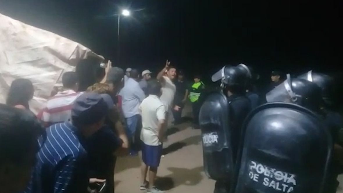 HAY VIDEO: Finca La Moraleja, los que pretendían pasar 300 chaqueños y formoseños en medio de la noche