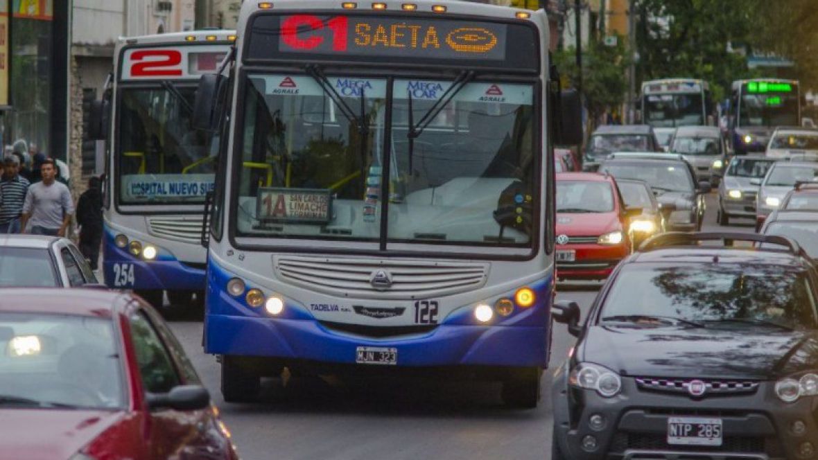 La UTA amenaza con dejar a Salta sin colectivos en el momento más inoportuno