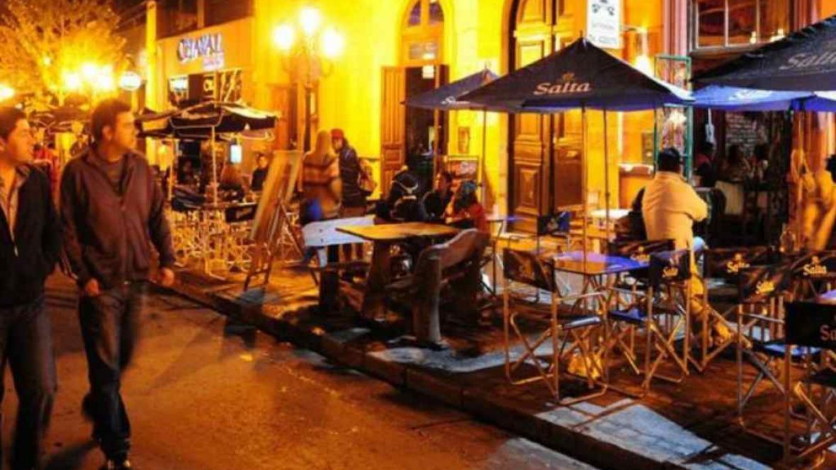 Salta: cerrarán calles para que bares y restaurantes puedan poner mesas y sillas