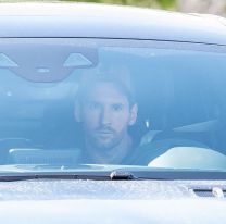 Después del escándalo tras su posible salida, Messi se presentó a entrenar con el Barcelona