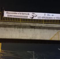 En Colombia, también recibieron a Boca con durísimos pasacalles: "Te arruinamos la vida, 9/12/18"