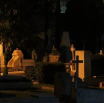 [VIDEO] Un espíritu apareció en un cementerio y paralizó a todos