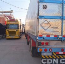 Camioneros bolivianos protestan por el test obligatorio para entrar a Salta