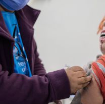 Chucky se vacunó en Salta: quién está detrás de la máscara [FOTOS] 