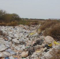 Empresa de reciclaje contaminó un río salteño con bidones agrotóxicos