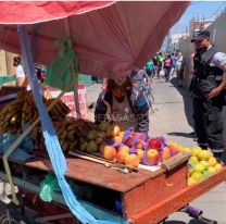 [VIDEO] Tensión en el centro: puesteros del mercado se cruzaron con fruteros