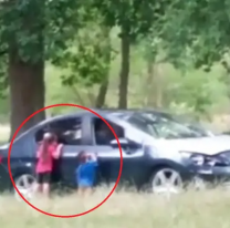 [HAY VIDEO] Bajaron a sus hijos del auto para hacer el delicioso y los prendieron fuego: "Manga de..."