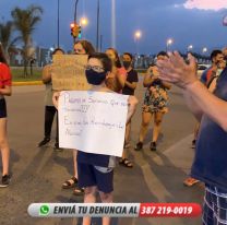 Familias salteñas indignadas con Aguas del Norte: protesta masiva en zona norte
