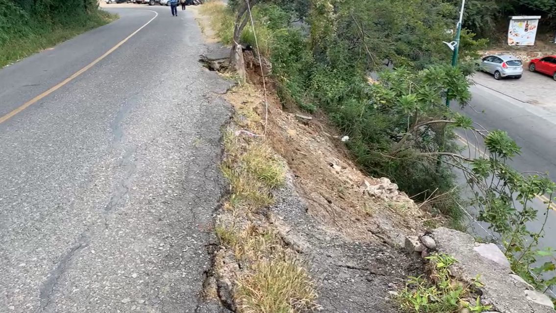 Se está viniendo abajo el cerro San Bernardo: muchos conductores corren peligro