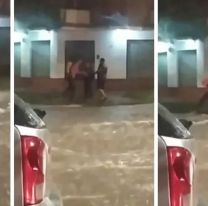 Norteño cobraba para ayudar a cruzar a personas en medio de la tormenta: es viral
