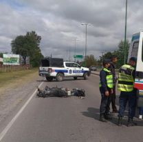 Gravísimo accidente en el acceso a Valdivia: derrapó en la moto y sufrió heridas