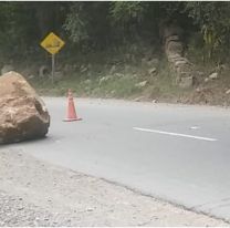 Pudo terminar en velorio: cayó una piedra gigante camino a La Caldera [VIDEO]