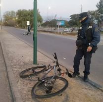 Mañana accidentada: moto arrastró por varios metros a un ciclista en Av. Tavella