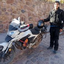 Chileno venía en moto a trabajar a Salta, perdió una valija y está desesperado 