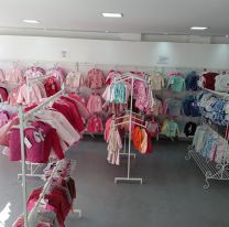Local de ropa de bebés y niños regala vouchers de descuentos para varias prendas