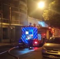Desesperación y gritos en Salta : incendio en un edificio cerca del shopping