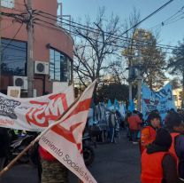 Piqueteros en Salta cortaron el centro: piden un boleto de Saeta especial para ellos