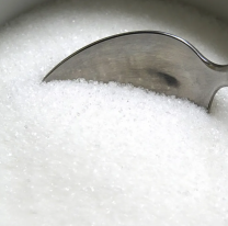 Prohibieron la venta de una conocida azúcar: traía de regalo un extraño objeto