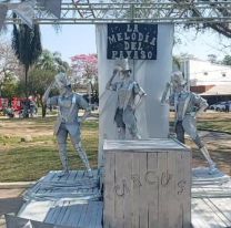 Plaza salteña se llenó de estatuas vivientes: de qué se trata esto