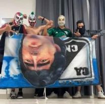 Hinchas mexicanos robaron la bandera de salteños y se creyeron picantes