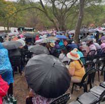 Los fieles coparon el Cerro de la Virgen pese a la lluvia: ya no habrá actividad este año