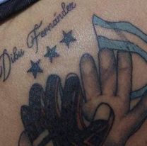 Así quedó corregido el tatuaje de "Dibu Fernández" que se volvió viral [HAY FOTOS]