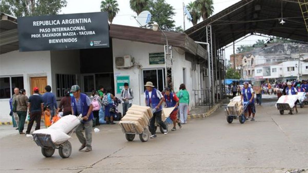 Denuncian que cientos de bolivianos recibieron la tarjeta Alimentar en Salta